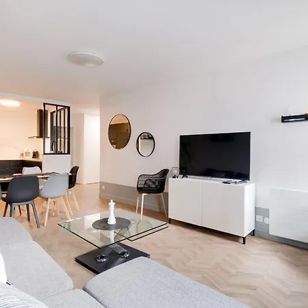 Elegance - Disneyland Paris - Vallee Village - 7 A 9 Personnes